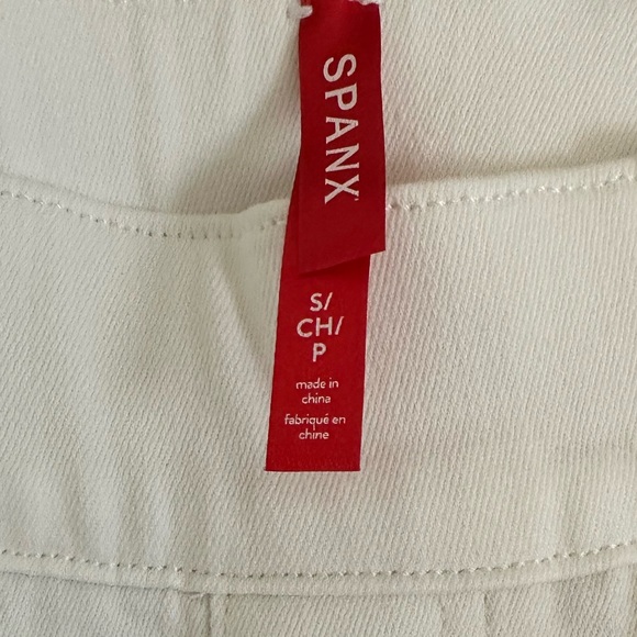 SPANX EveryWear Flare Jeans in White - Regular length. - Picture 4 of 5